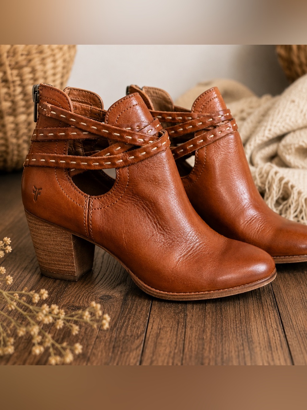 Frye Naomi Pickstitch Leather Ankle Booties - Size 9.5